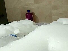 cynos’ superhero bath tempts softly