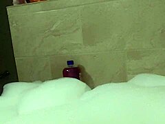 cynos’ superhero bath tempts softly