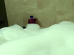 cynos’ superhero bath tempts softly