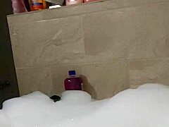 cynos’ superhero bath tempts softly