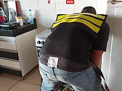 Novinha’s Towel-Clad Pizza Spark