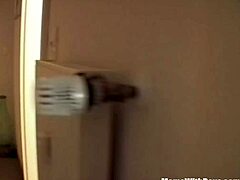 STUNNING MILF MEETS CLEVER TWIST