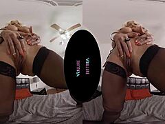 Vrallures' MILF Shines Solo