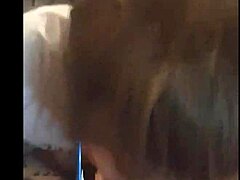 Redhead's sizzling sweet oral treat