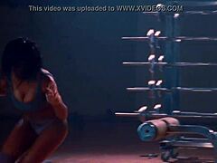 Taylor's seductive dance steals hearts