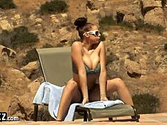 Natural Tits Bounce Outdoors