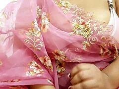 Aunty's Curves in Saree Glow