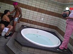 Latina mommy's thrilling ebony surprise