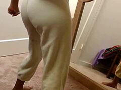 Slow dance barefoot, hot amateur