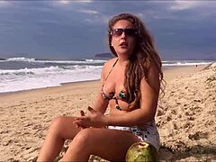 Kellenzinha's teasing teen ass in liberal reveal