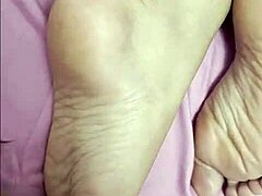 Haciendole Cosquillas En Pies Antes De Cogida A Madura