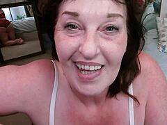 Sultry MILF’s irresistible curves