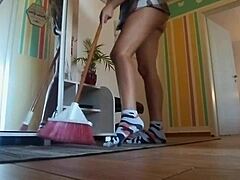 Hotwife’s Buttplug Trick Stuns Delivery