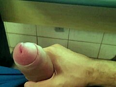 Gay Amateurs’ Raw Solo Action