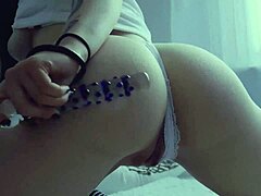 Brunette’s Sweaty Tease Hooks Me