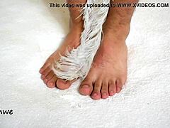 Amateur’s Hunger for Foot Play