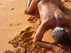 LadySilva Tempts with Beachside Lace Charm