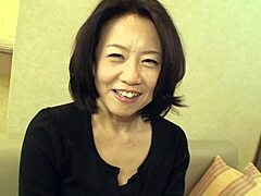 Japanese beauty takes it deep