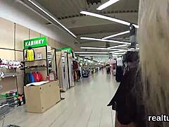 Public shop encounter turns steamy