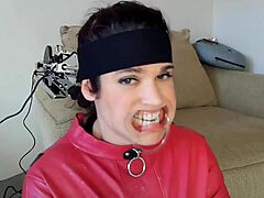 Brunette gets messy oral sex