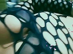 Tattooed redhead’s daring motel blowjob with Paty