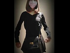 Ladyboy’s Public Cumshot After Solo Play