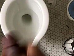 Good nut with a teasing finish