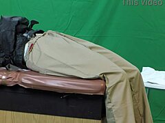 Scarlett Johnson’s medical vag deep inspection