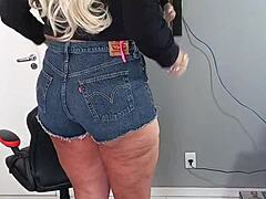 I’m rocking tight shorts for you