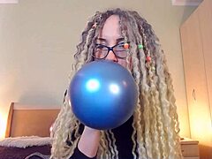 Custom balloon clip with curvy mommy