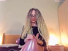 Custom balloon clip with curvy mommy