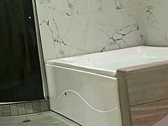 Rough Sex In Jacuzzi With Motel Receptionist