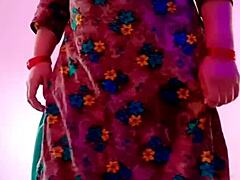 18 year indian girl leaks sexy video