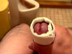 Japanese Amateur Teases in Solo Masturbation Clip
