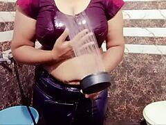Desi Indian bhabhi reveals everything while bathing in stunning detail