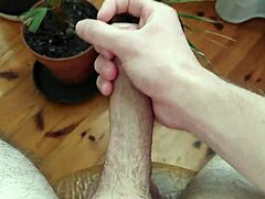 Watch this young amateur hit peak pleasure with intense solo cum
