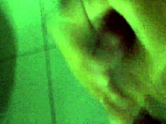 Hey, wanna see my rapid hand action?