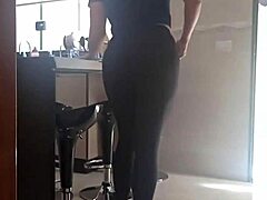 Cleaner’s Tight Leggings Drive Me Wild For Paid Sex