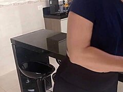 Cleaner’s Tight Leggings Drive Me Wild For Paid Sex