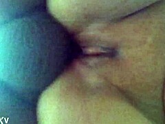 Yo, check this Peruvian and Venezuelan duo getting it on real hot! They’re wild together, man!