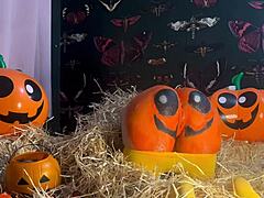 I saw this teen get double creampie at the pumpkin patch.