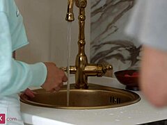 i can’t believe how this skinny teen got fucked and creampied