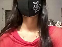 Indian Girl Goes Live for Steamy Sex Video