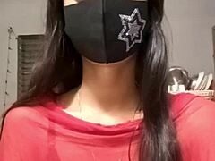 Indian Girl Goes Live for Steamy Sex Video
