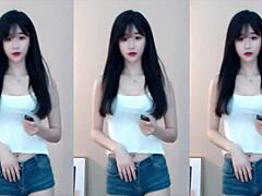 check out this cute chinese girl dancing super fast! 💃