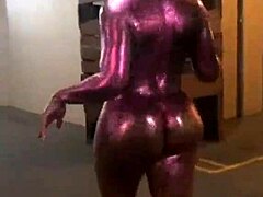 phat asses shaking out and about, damn!