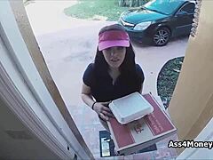 i’m overwhelmed by delivering pizza and blowjobs for quick cash