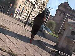 Simone Peach Flashing Her Skills in Budapest Streets at Night