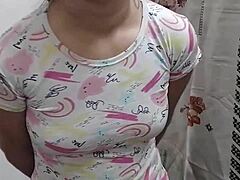 Marwadi girl's viral MMS with sensual fingering
