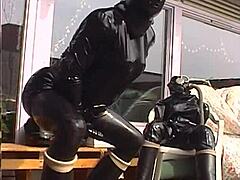 Wow, Roxina's Retro Rubber Shiny Outfit Gets Me So Horny in XXL